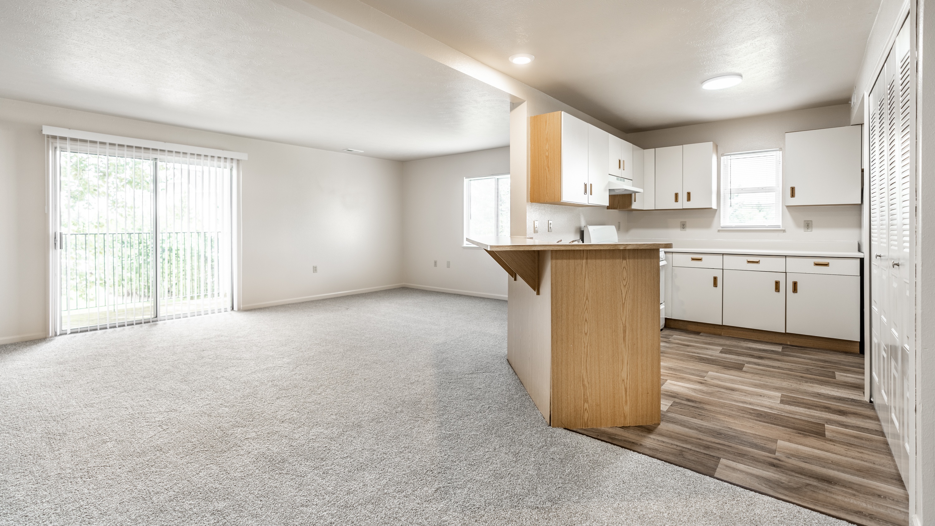 Huntington Cove Apartments is a similar property to The Lakes At 8201 Apartment Homes located in Merrillville